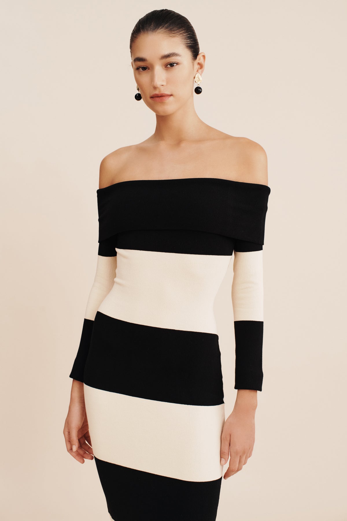 MISTREASS Open Shoulder Bicolor Dress The latest collection MISTREASS Open Shoulder Bicolor Dress The latest collection