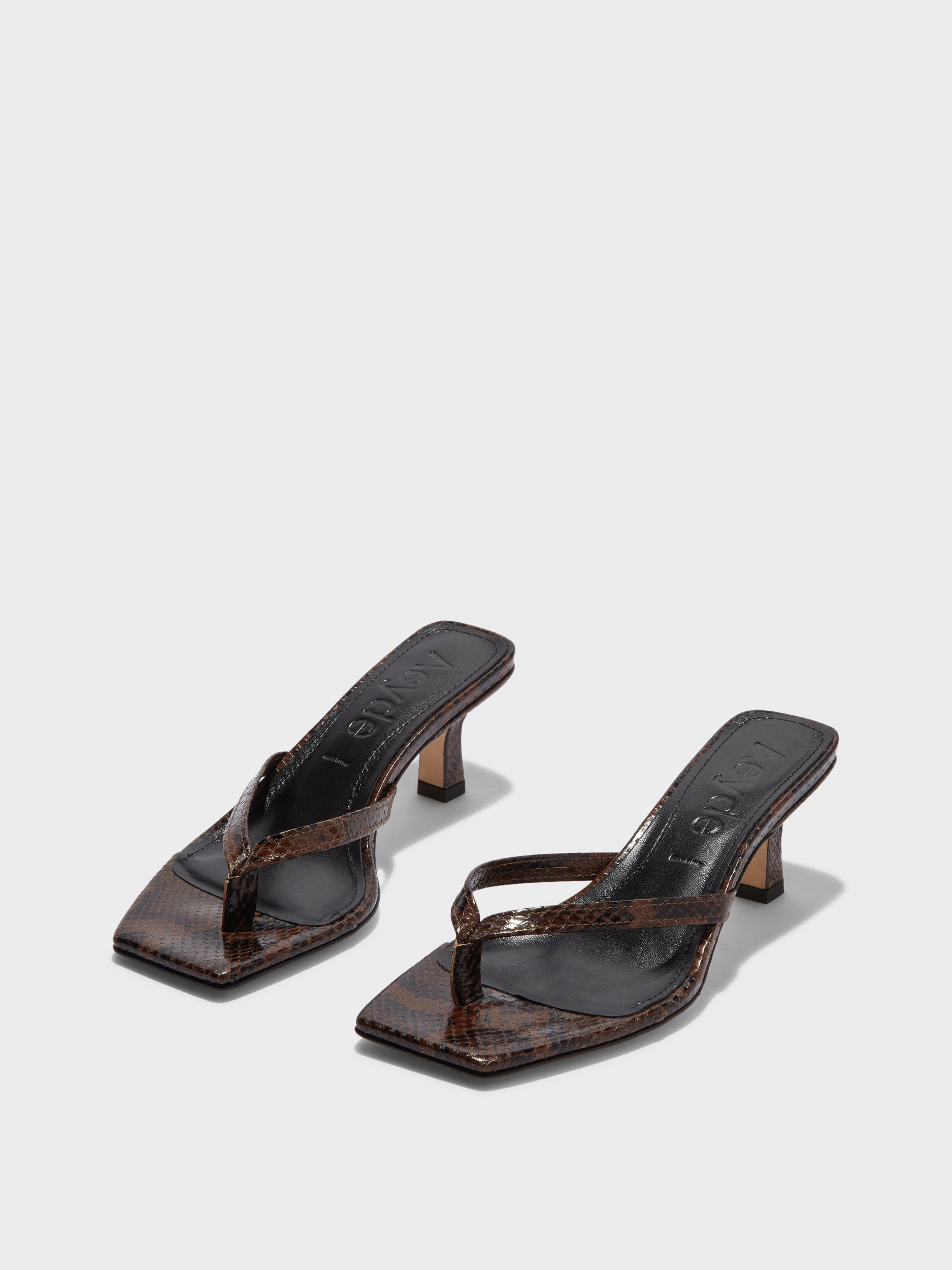 FOOTWEAR – Clairvaux