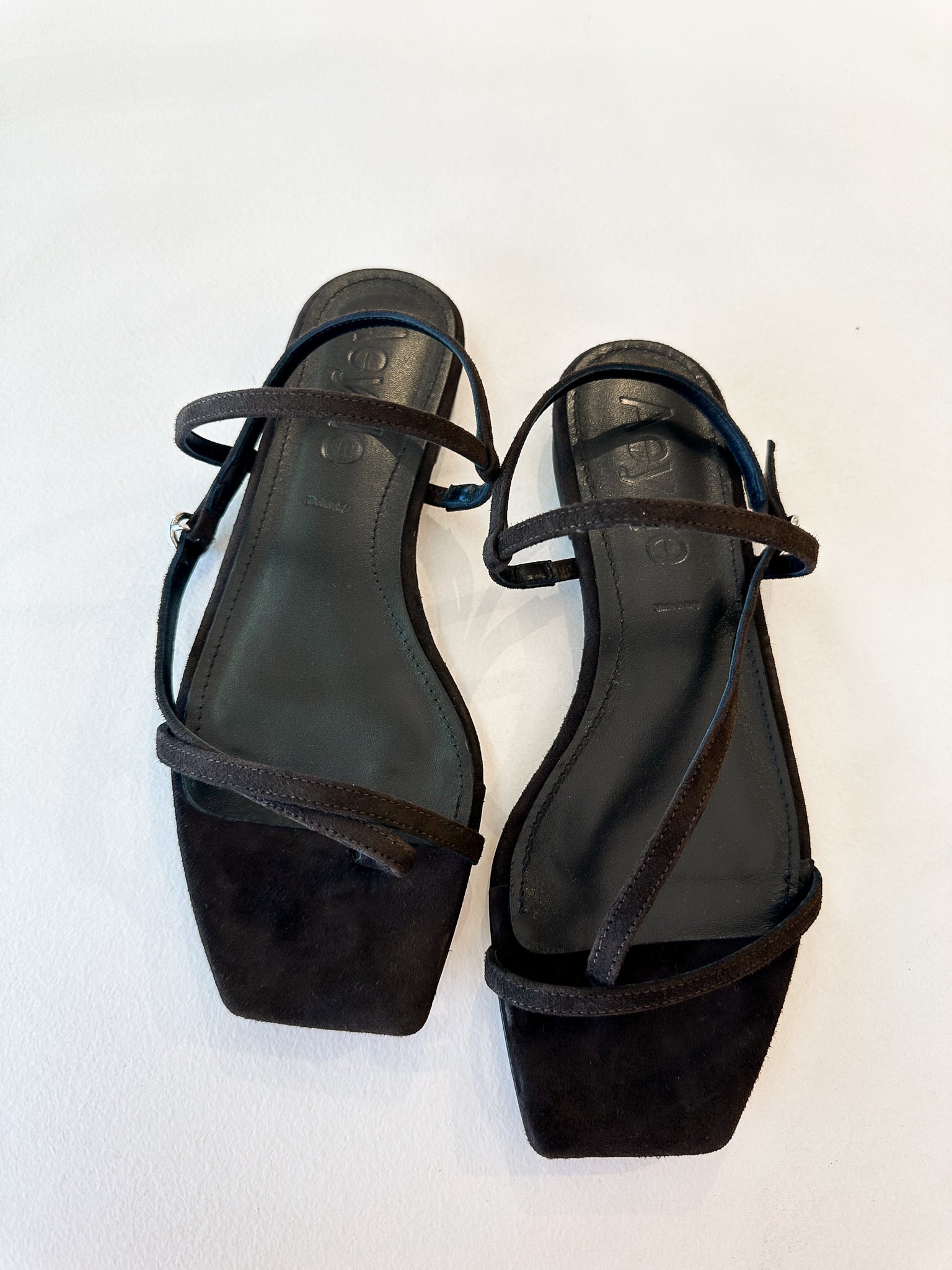 Ella sandals online