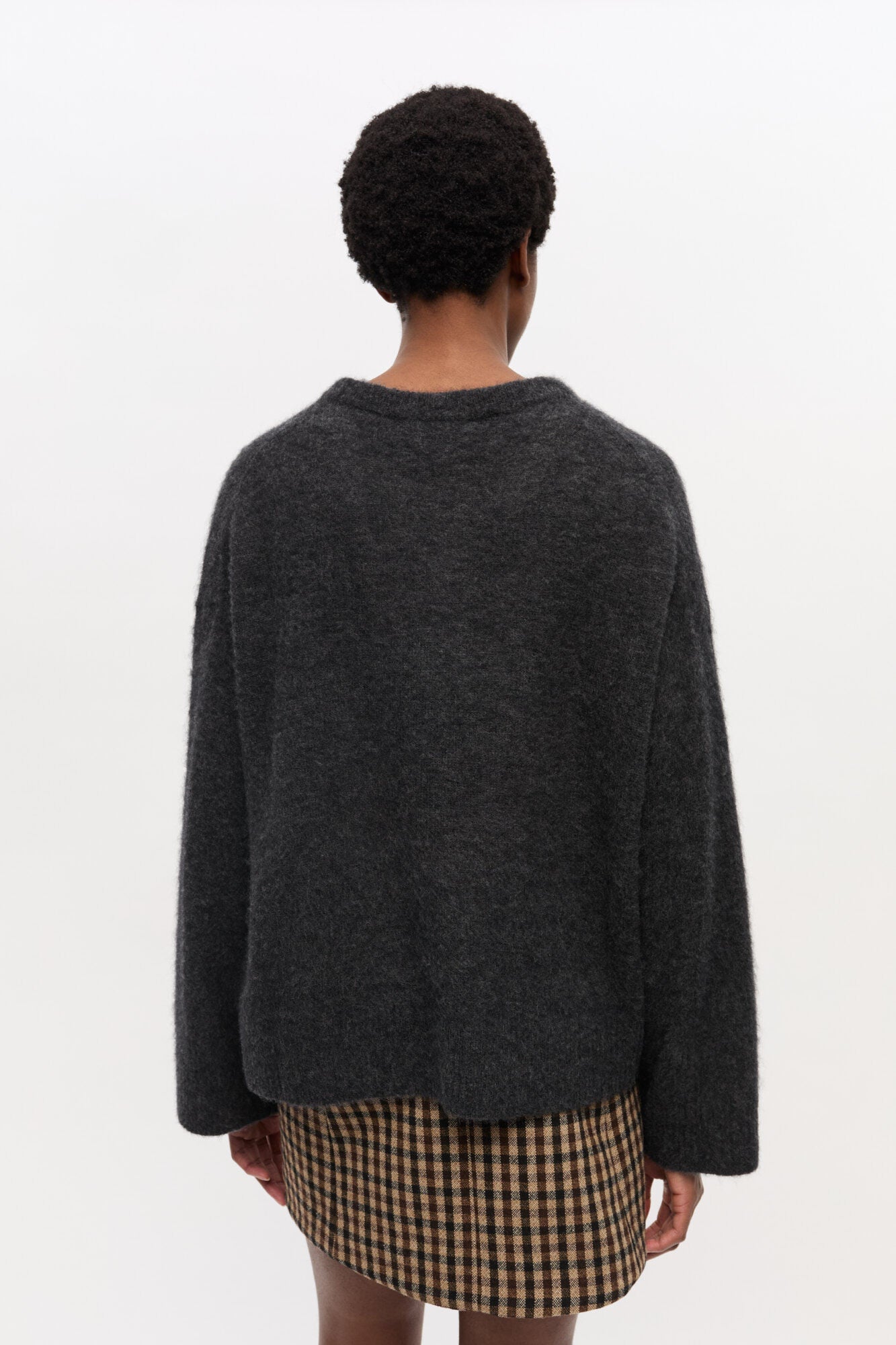 柳綿絽 FINE BRUSHED ALPACA BANANA OVERSIZED O-NECK – Clairvaux
