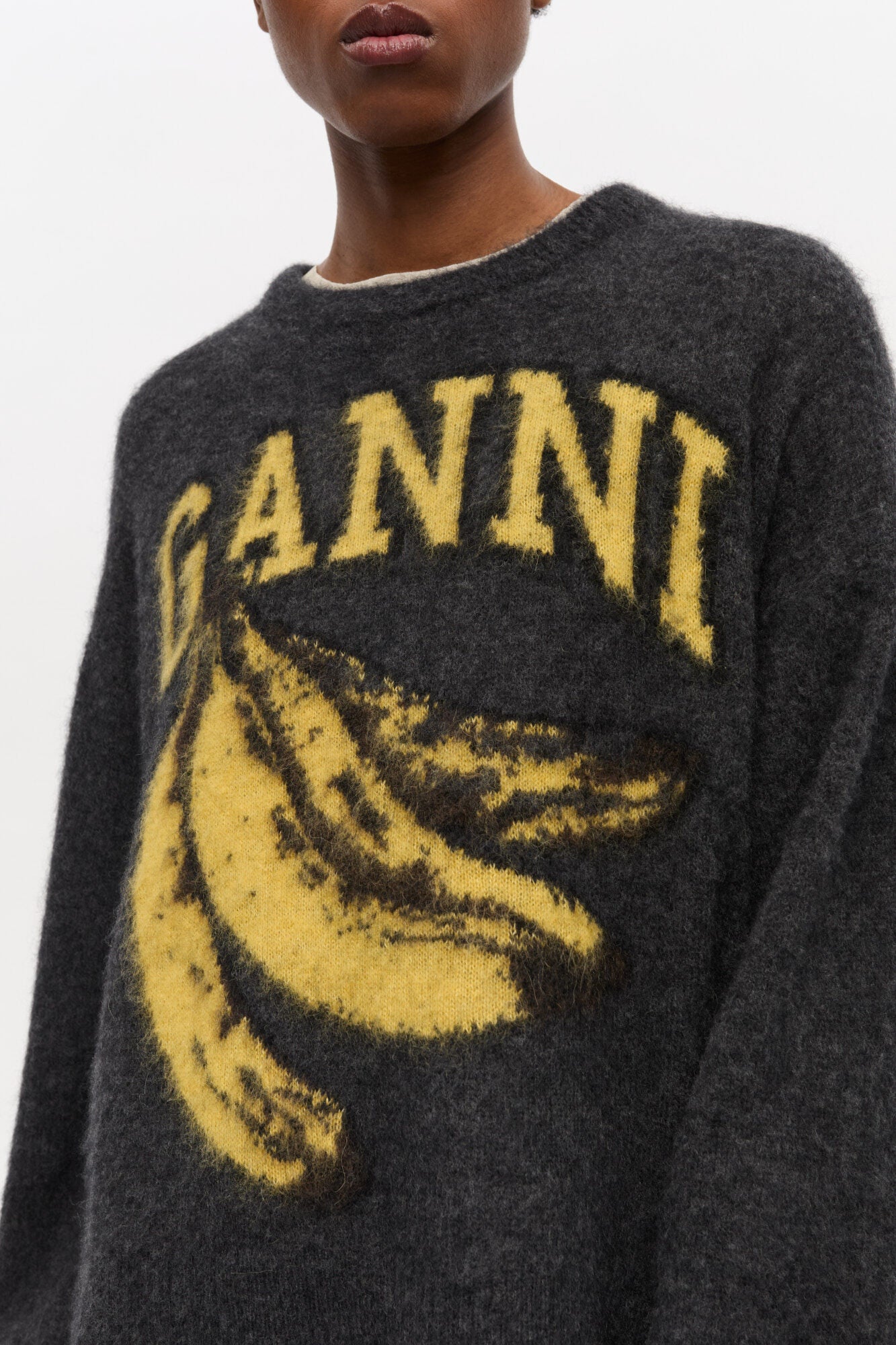 柳綿絽 FINE BRUSHED ALPACA BANANA OVERSIZED O-NECK – Clairvaux