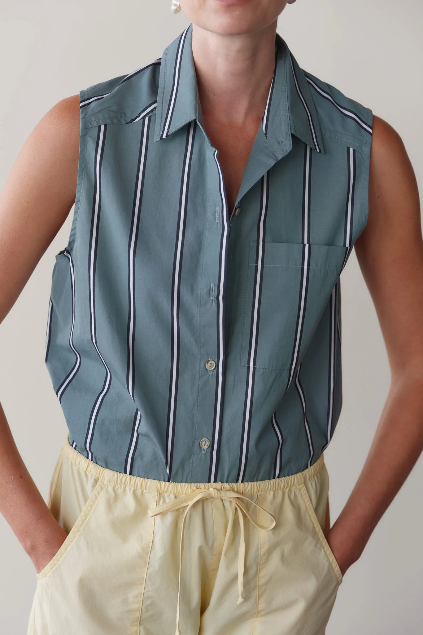 THE POP STRIPE SLEEVELESS SHIRT – Clairvaux